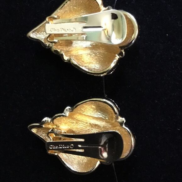 Vintage CHRISTIAN DIOR Pave Rhinestone Gold Plated Shell Shape Clip On EARRINGS - Picture 2 of 6
